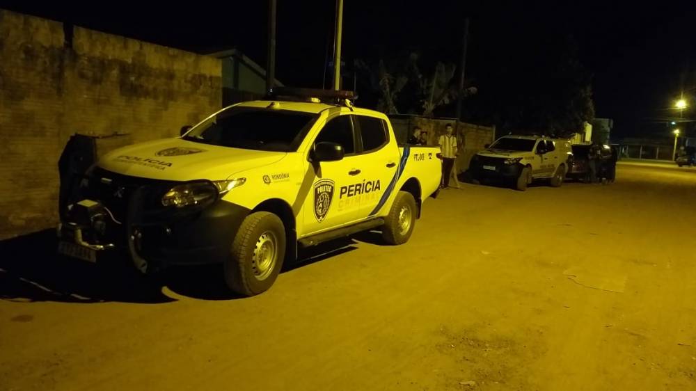 Pais saem de casa para ir à igreja e na volta encontram filha de 14 anos morta dentro do banheiro - News Rondônia