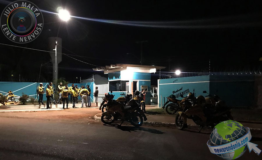 SUSPEITO DE ROUBO É CERCADO POR MOTO TAXISTAS EM CONDOMÍNIO NO BAIRRO PLANALTO - News Rondônia