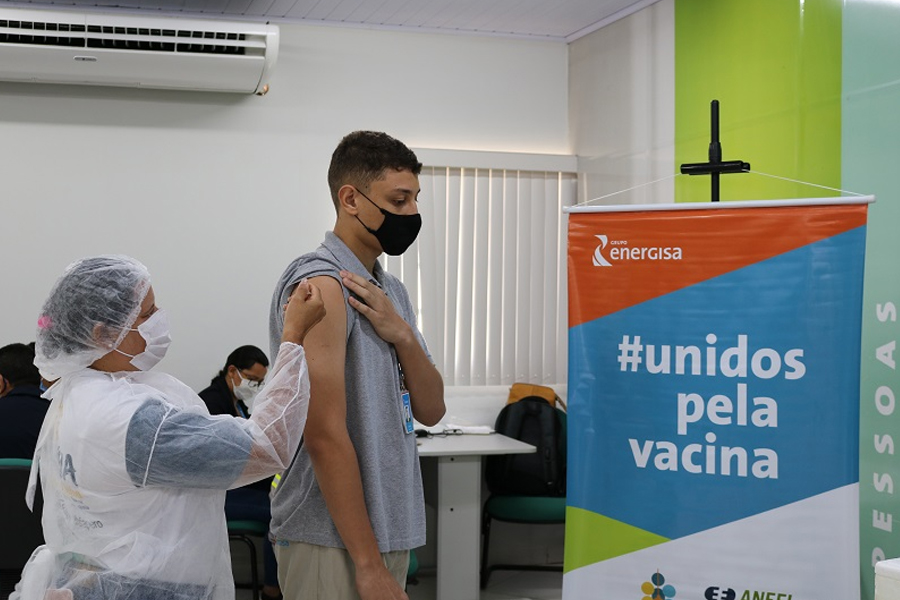 Com 99% de funcionários imunizados com a primeira dose, Energisa usa canais de atendimento para incentivar a vacinação entre clientes - News Rondônia