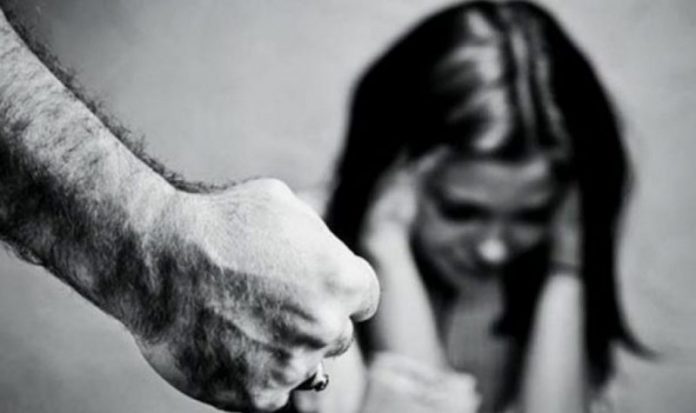 TRAIÇÃO: MULHER É ESPANCADA PELO NAMORADO APÓS FLAGRÁ-LO COM OUTRA - News Rondônia