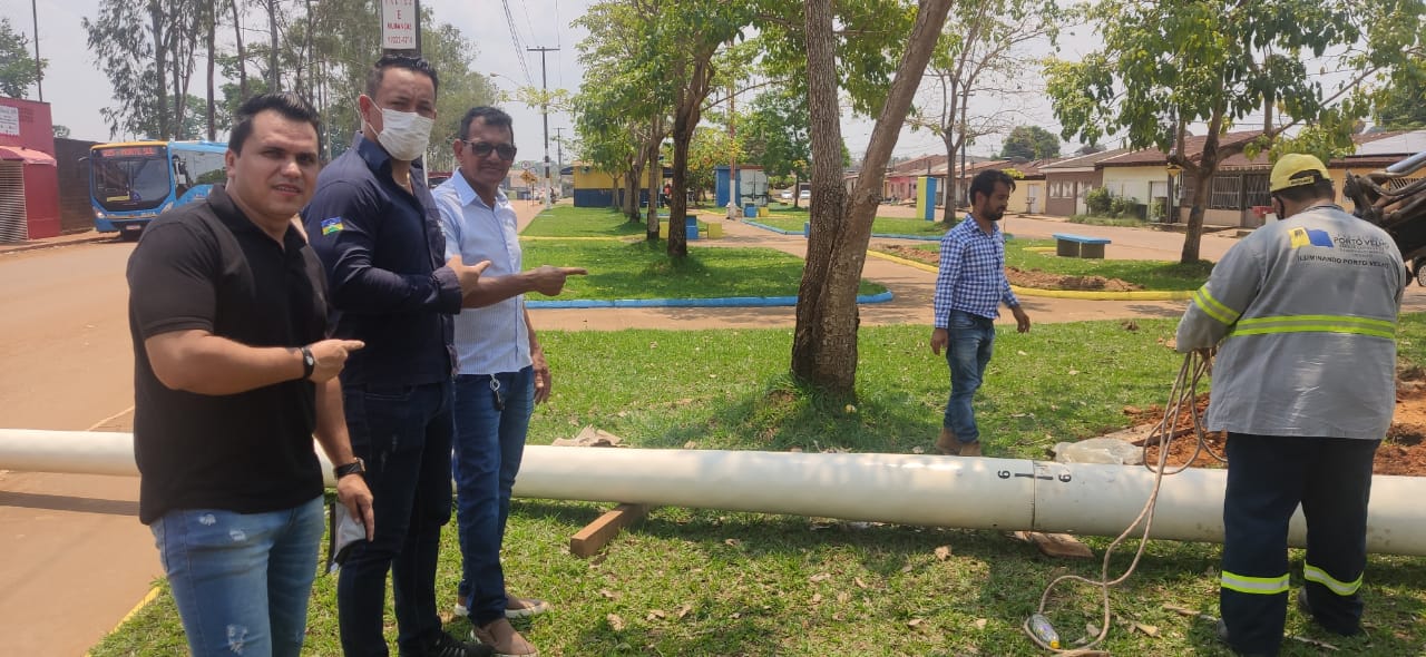 Iluminação é revitalizada em praça no Bairro Aeroclube a pedido do vereador Edimilson Dourado - News Rondônia