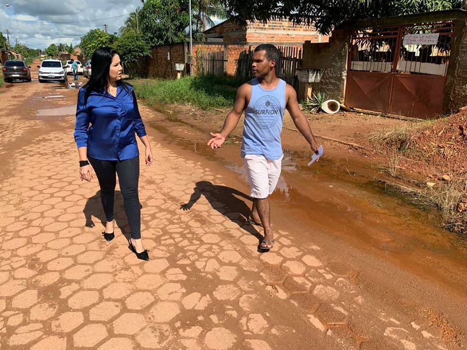 CRISTIANE LOPES RETORNA AO BAIRRO MARINGÁ PARA COBRAR SOLUÇÃO PARA OS PROBLEMAS - News Rondônia