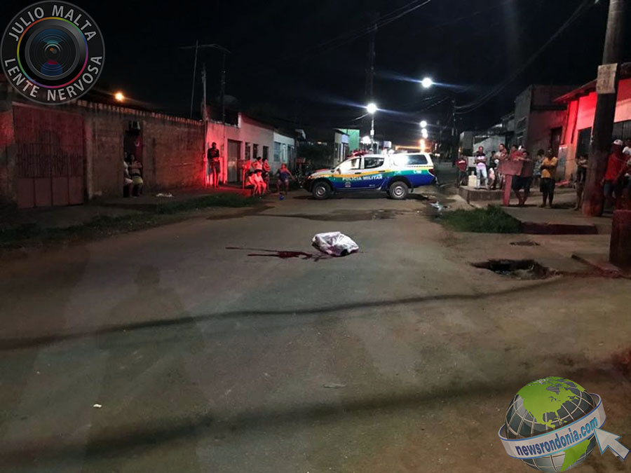 IDENTIFICADO- JOVEM É EXECUTADO PRÓXIMO A PRAÇA, NO BAIRRO CALADINHO; ATIRADOR AMEAÇOU TESTEMUNHA - FOTOS E VÍDEO - News Rondônia