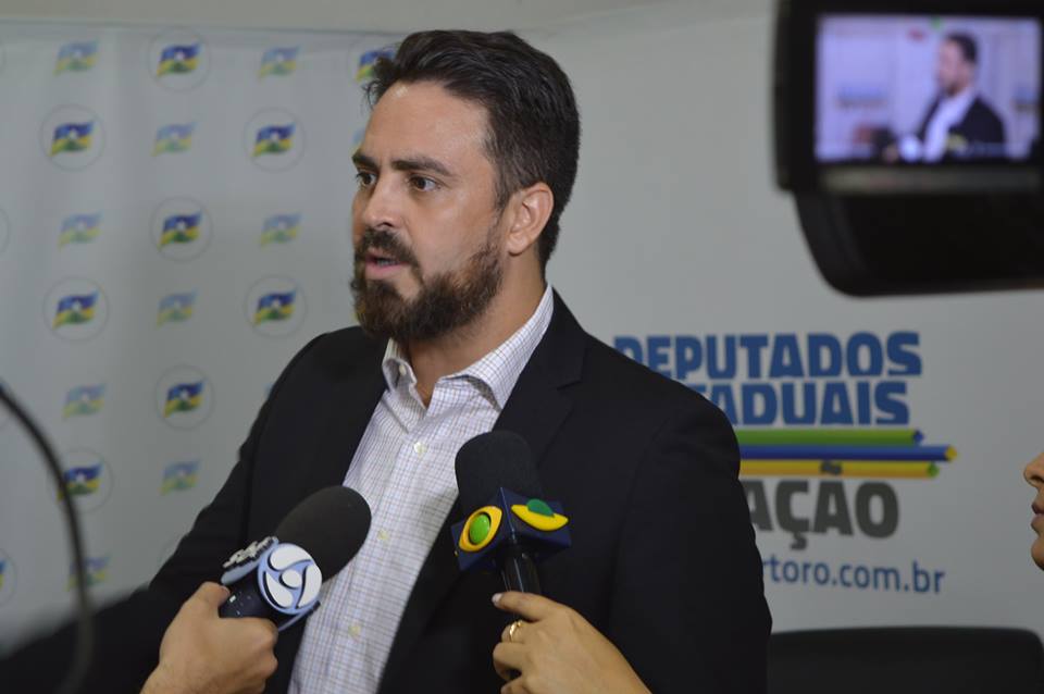 LÉO MORAES GARANTE QUE BATALHA POR POSSE DE CONCURSADOS APROVADOS CONTINUA - News Rondônia