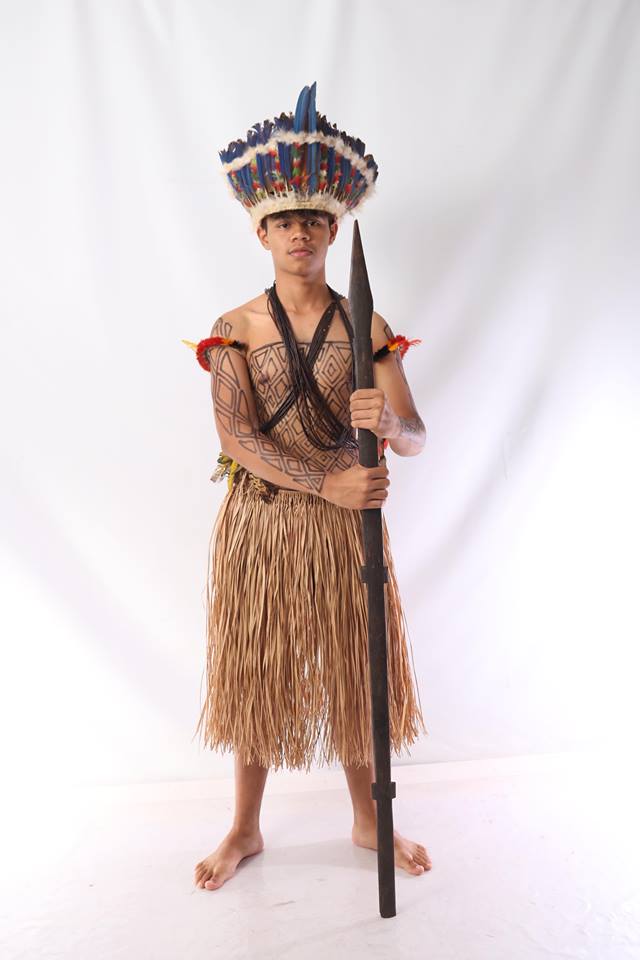 MODELO RONDONIENSE AJUDA INDÍGENA A REALIZAR SONHO DE FAZER TEATRO EM SP - News Rondônia