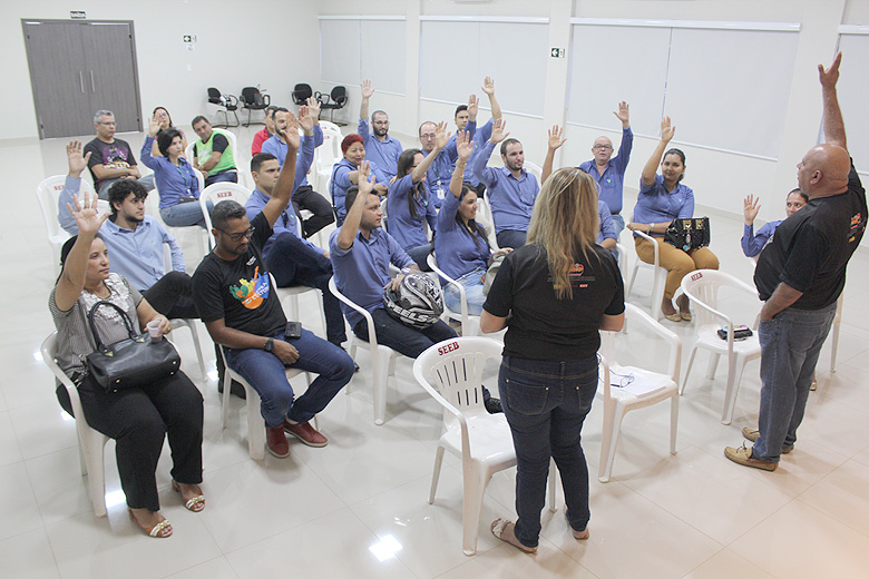 FUNCIONÁRIOS DO SICOOB REJEITAM PROPOSTA PATRONAL DE AUMENTO DE 3% NOS SALÁRIOS E 6% NOS TÍQUETES - News Rondônia