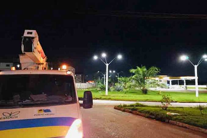 Nova iluminação é instalada em rotatória da zona Norte de Porto Velho - News Rondônia