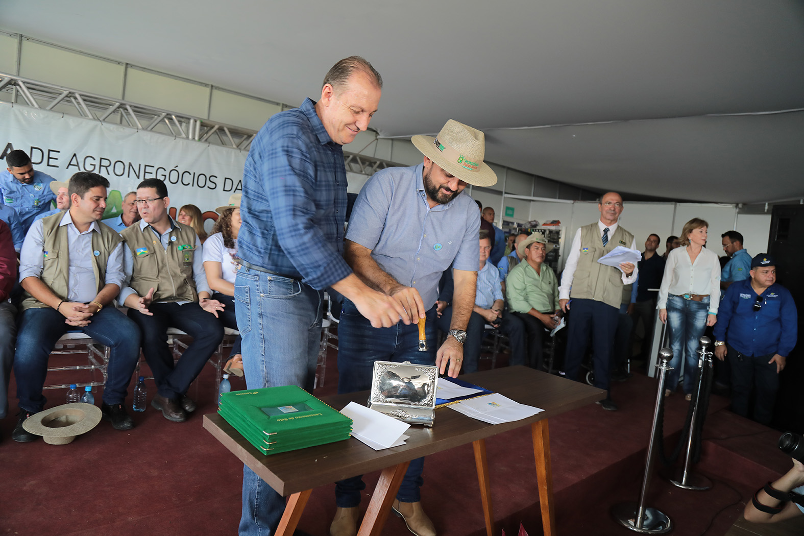 PRESIDENTE LAERTE GOMES DESTACA JI-PARANÁ COMO CAPITAL DE RONDÔNIA, DURANTE A ABERTURA OFICIAL DA 8ª RONDÔNIA RURAL SHOW - News Rondônia