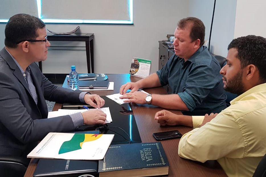 DEPUTADO DR NEIDSON SE REÚNE COM GOVERNADOR MARCOS ROCHA PARA DISCUTIR AÇÕES EM GUAJARÁ-MIRIM E REGIÃO - News Rondônia
