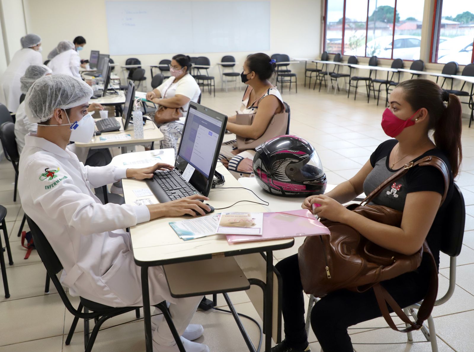 Idosos devem ficar atentos à data de aplicação da primeira dose para receber a segunda aplicação nesta sexta-feira - News Rondônia