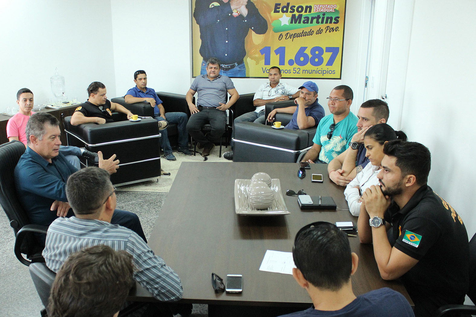 DEPUTADO EDSON MARTINS SE REÚNE COM AGENTES DE GUARDA PORTUÁRIA DA SOPH - News Rondônia