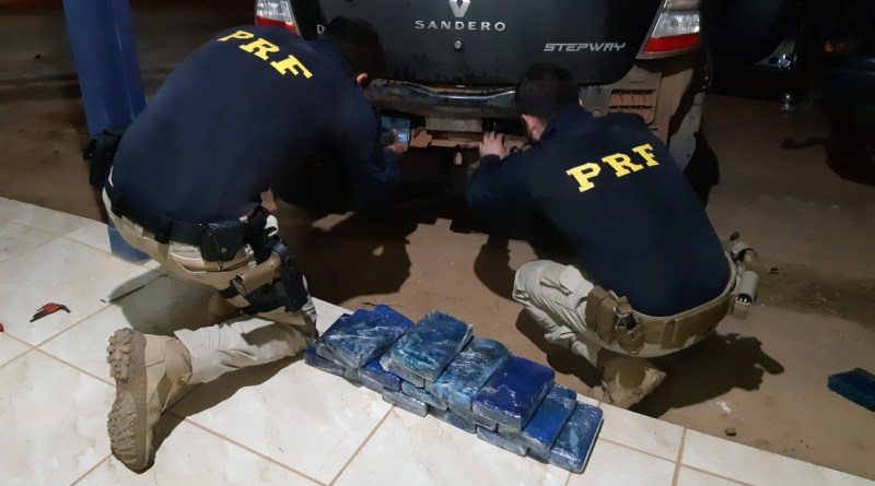EM RONDÔNIA, PRF PRENDE GOIANO COM 19 QUILOS DE COCAÍNA - VÍDEO - News Rondônia