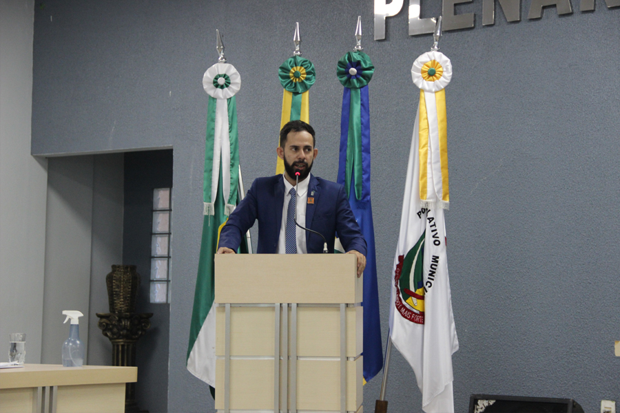 CACOAL: Lauro Garçom fez indicações a Semosp para limpeza e pavimentação asfáltica no Bandeirantes e Vista Alegre, e ainda pode de árvores no Novo Horizonte - News Rondônia
