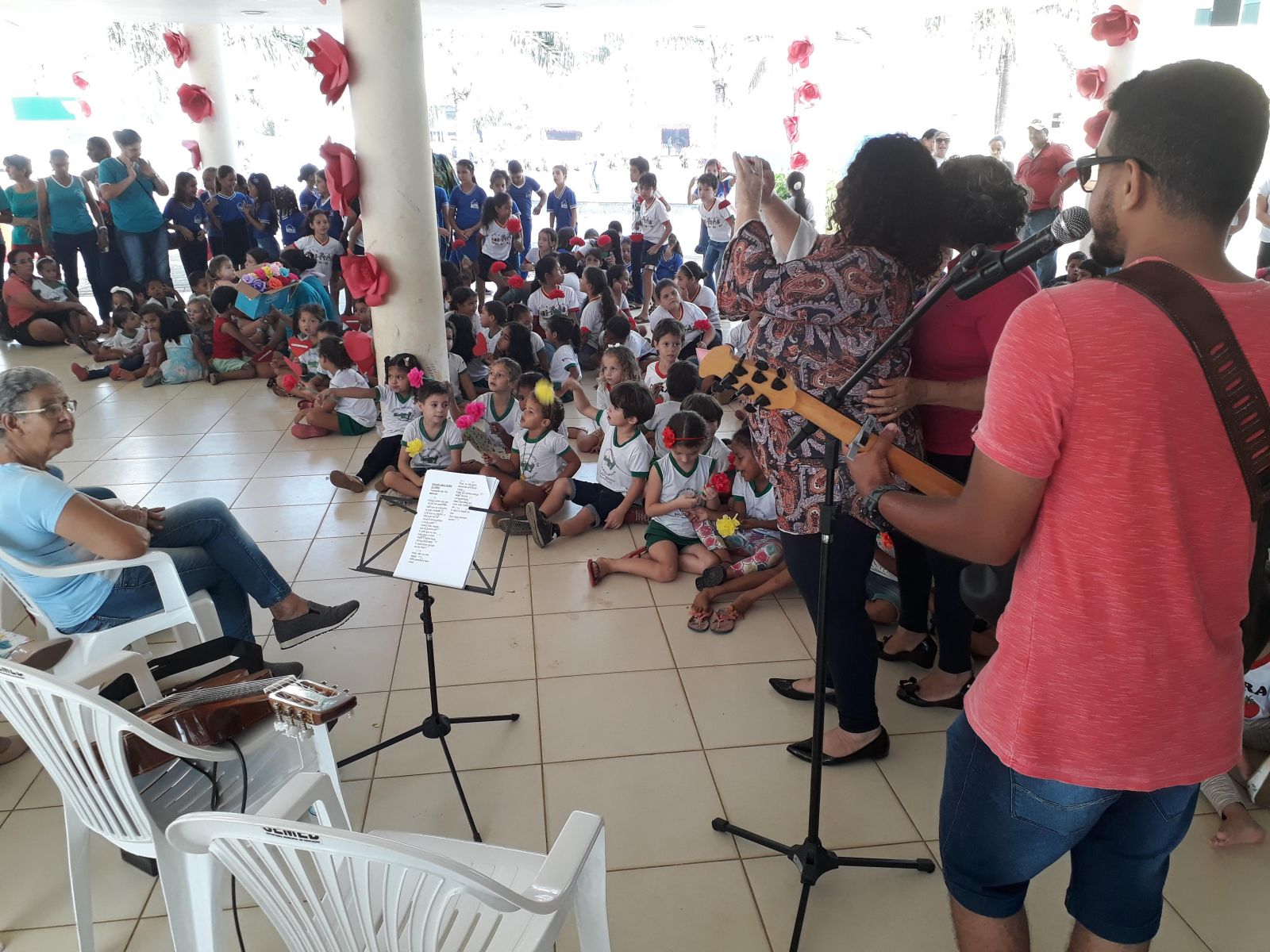 GRUPO CANTANTES FAZ HOMENAGEM ÀS MÃES - News Rondônia