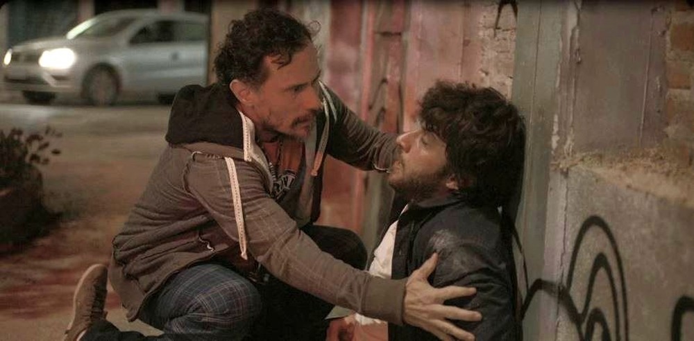 AMOR DE MÃE: DANILO É PERSEGUIDO E APANHA NO MEIO DA RUA - News Rondônia