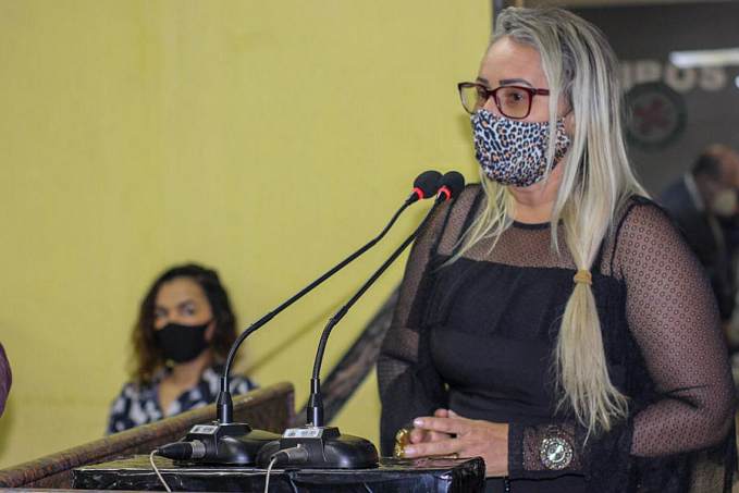 Sancionada Lei da vereadora Márcia Socorristas Animais que visa castração como item obrigatório - News Rondônia
