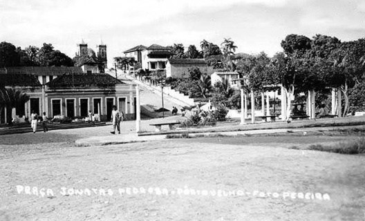SAMBA ENREDO DA ESCOLA MOCIDADE DO KM-1 - DE 1976, SALVA PRAÇA JONATHAS PEDROSA - News Rondônia