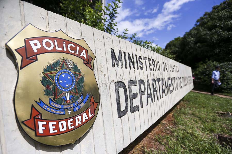 PF faz buscas em casa de supeito de divulgar pornografia infantil - News Rondônia
