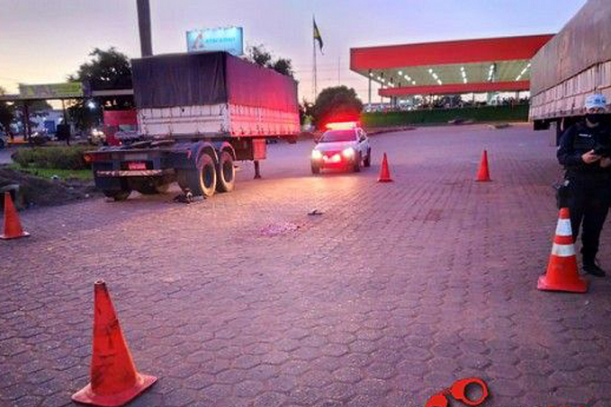 Andarilho tem as pernas dilaceradas por carreta em Ji-Paraná - News Rondônia