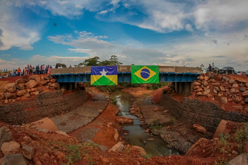 Governo de Rondônia garante segurança no tráfego com nova ponte de concreto entre Jaru e Governador Jorge Teixeira - News Rondônia