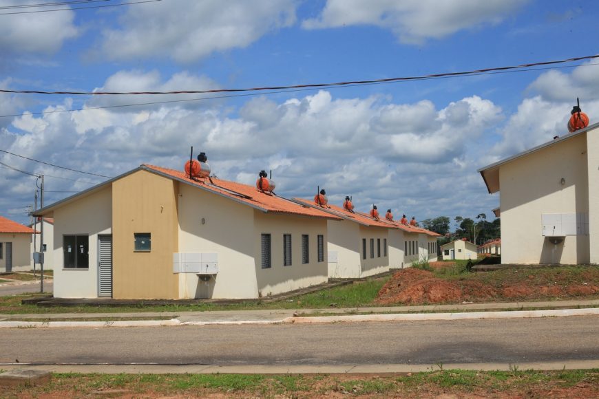 HABITAÇÃO - Governo de Rondônia prestigia entrega de novas moradias a 600 famílias carentes, em Ji-Paraná - News Rondônia