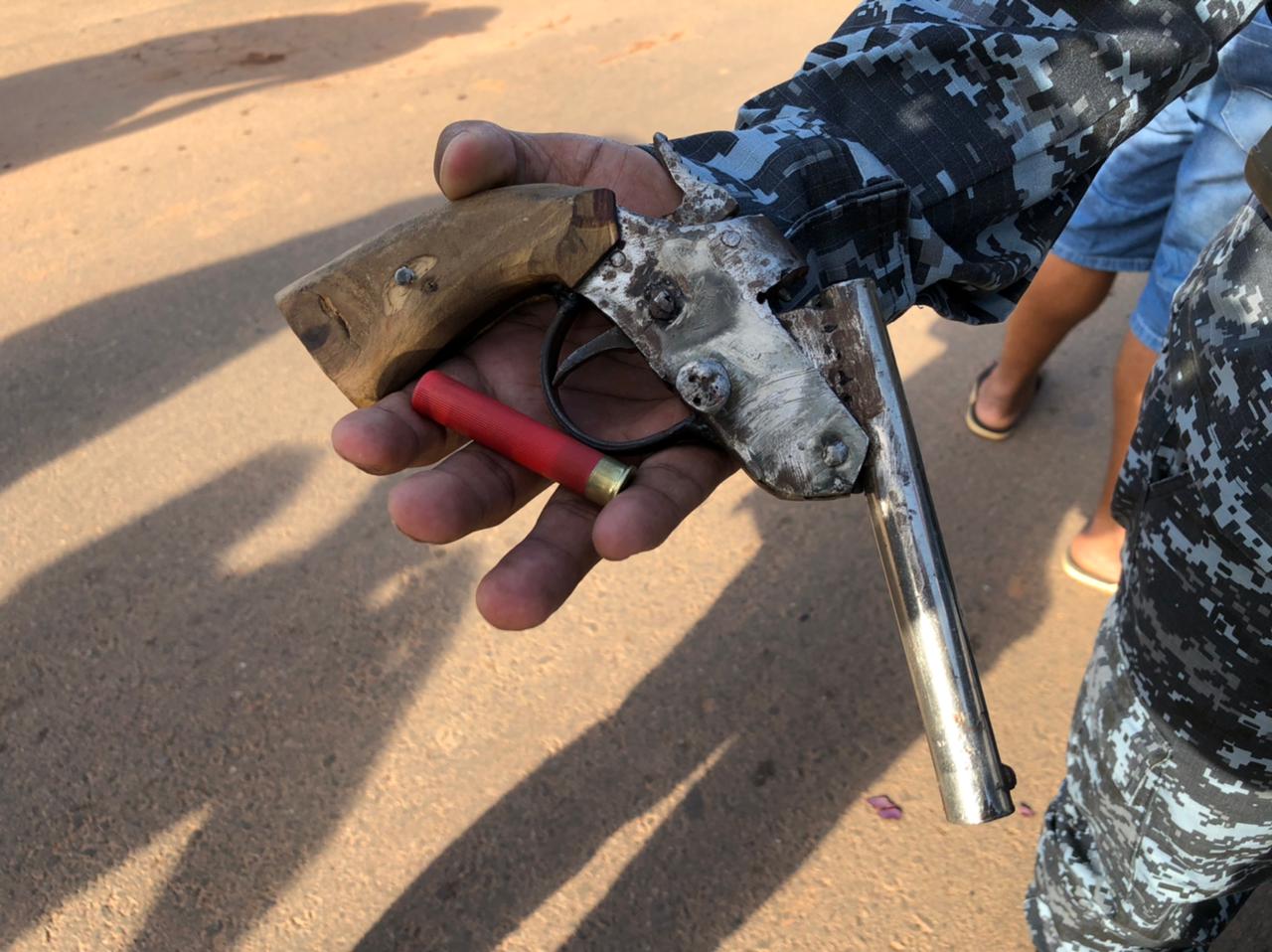 ATUALIZADA: Adolescente fica gravemente ferido após acidente, comparsa fugiu o deixando com arma caseira - VÍDEO - News Rondônia