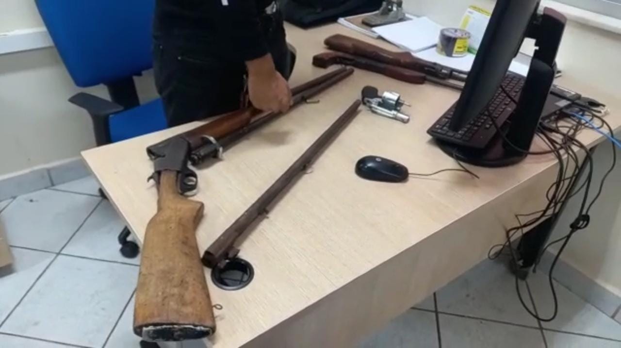 AÇÃO CONJUNTA - Bope e Homicídios prendem acusado de matar vigilante e dono de balneário com armas em Porto Velho - News Rondônia
