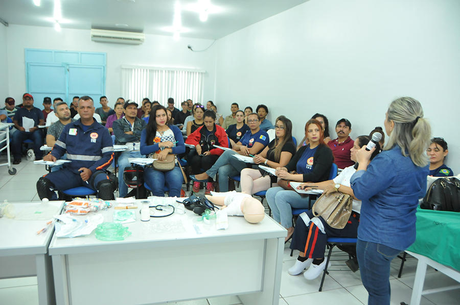 ENFERMEIROS E TÉCNICOS DE ENFERMAGEM PARTICIPAM DE CURSO DE EMERGÊNCIAS PEDIÁTRICAS - News Rondônia