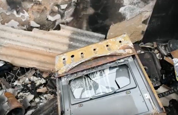 INCÊNDIO DESTRÓI VILA DE APARTAMENTOS OCUPADAS POR HAITIANOS - News Rondônia