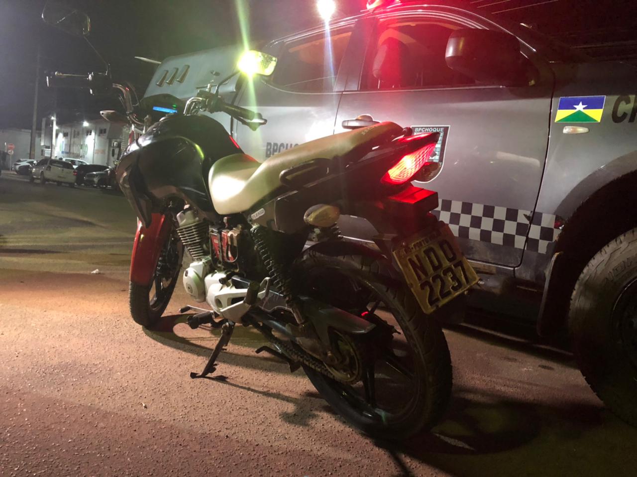 Apenado de tornozeleira eletrônica sofre queda com moto roubada e acaba preso - News Rondônia