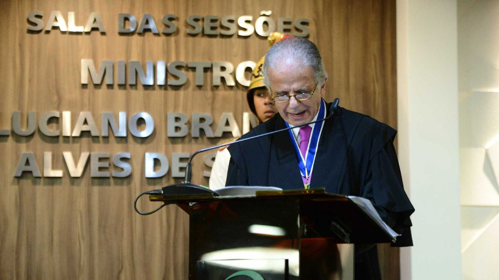 EM POSSE COM MORO, NOVO PRESIDENTE DO TCU AGRADECE A LULA E É APLAUDIDO - News Rondônia