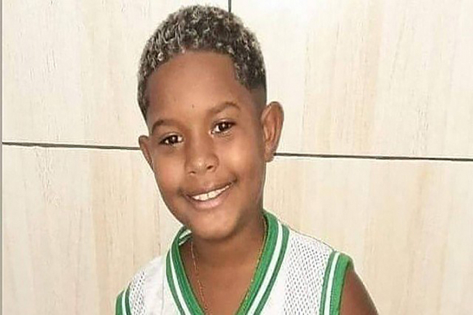 Menino de 8 anos é atingido por bala perdida na cabeça e estado de saúde é grave - News Rondônia