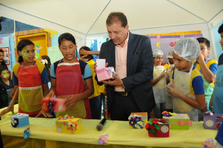 ESCOLA MUNICIPAL MIGUEL FERREIRA PROMOVE FEIRA JOVENS EMPREENDEDORES - News Rondônia