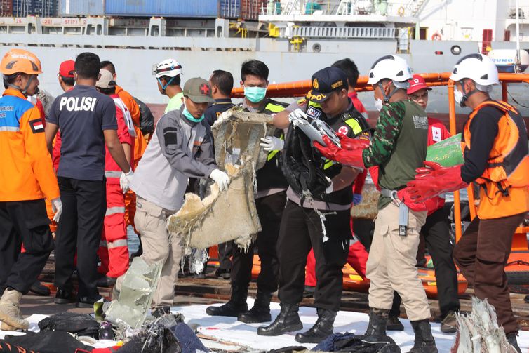 INDONÉSIA DESCARTA SOBREVIVENTES EM ACIDENTE COM AVIÃO DA LION AIR - News Rondônia