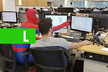 BANCÁRIO VAI VESTIDO DE HOMEM-ARANHA EM SEU ÚLTIMO DIA DE TRABALHO; VEJA VÍDEO - News Rondônia