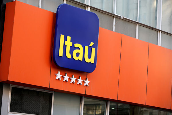 JUSTIÇA DETERMINA QUE ITAÚ REINTEGRE BANCÁRIA QUE FOI DEMITIDA LOGO QUE O BANCO CONSTATOU QUE ELA ERA PORTADORA DE LER/DORT - News Rondônia