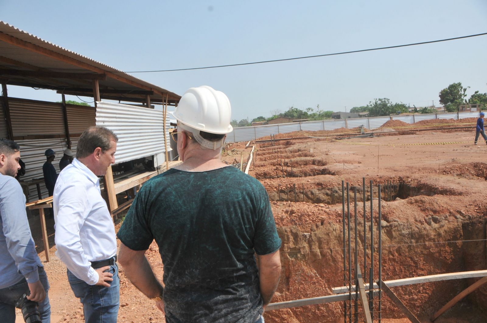 PREFEITO VISTORIA OBRAS EM EXECUÇÃO NA ZONA LESTE ACOMPANHADO DA IMPRENSA - News Rondônia