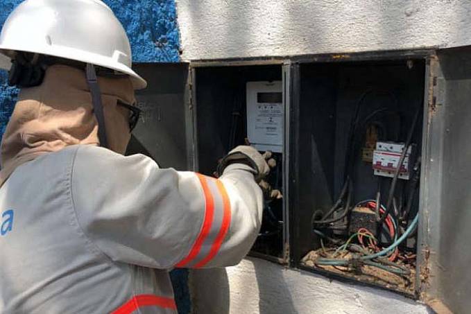 Enquanto realizava troca de medidor, funcionário da Energisa é assaltado por dois criminosos - News Rondônia