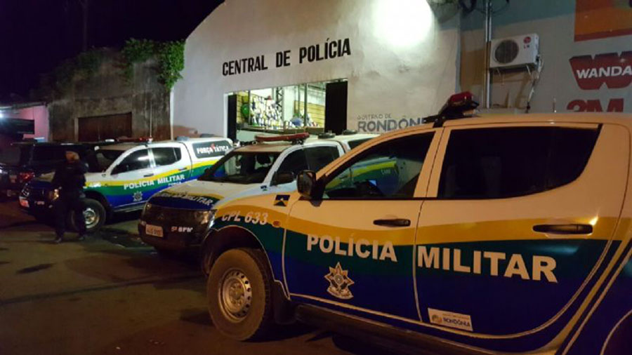OMBRO DESLOCADO: MARIDO CONTA COM APOIO DE AMIGO PARA ESPANCAR ESPOSA RECÉM OPERADA - News Rondônia