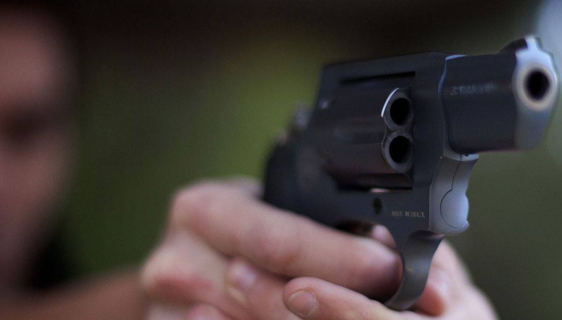 COLISÃO, AMEAÇA E PORTE DE ARMA DE FOGO TERMINA COM DUPLA PRESA NA ZONA LESTE - News Rondônia