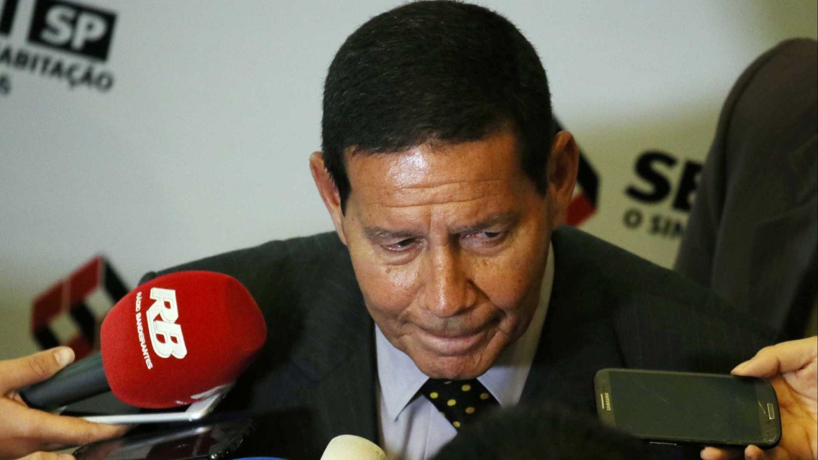 'NÓS SOMOS IRMÃOS SIAMESES', DIZ MOURÃO SOBRE BOLSONARO - News Rondônia
