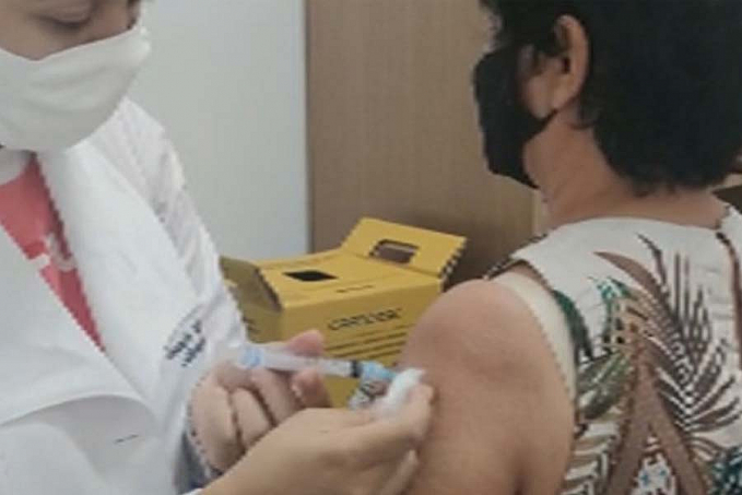 Idosa recebe vacina contra gripe no lugar da segunda dose da CoronaVac - News Rondônia