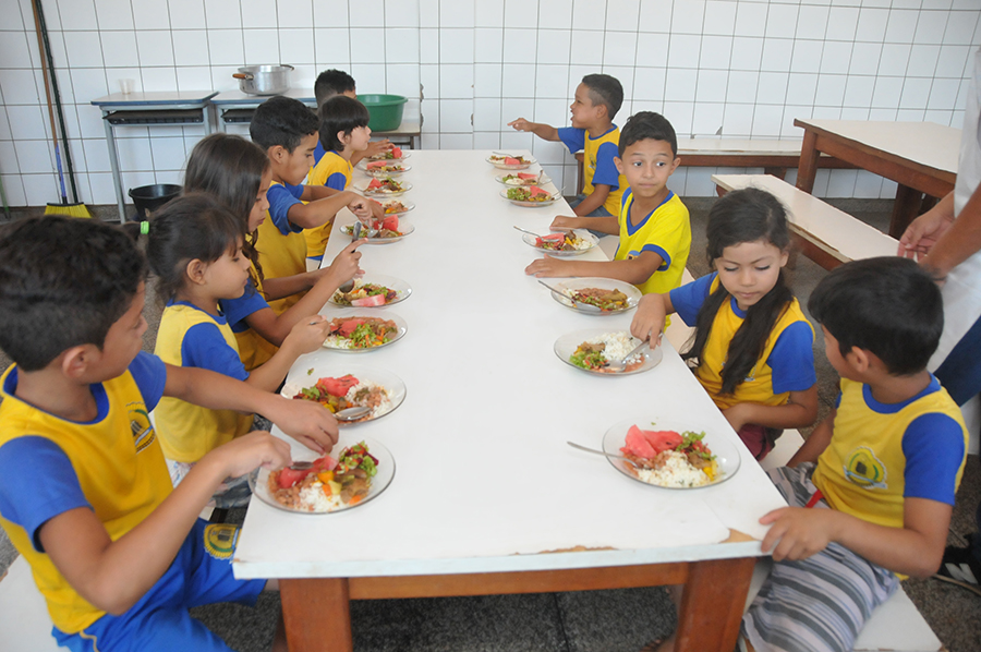 MERENDA ESCOLAR - SEMED ADERE A CARTÃO DO PROGRAMA NACIONAL DE ALIMENTAÇÃO ESCOLAR - News Rondônia