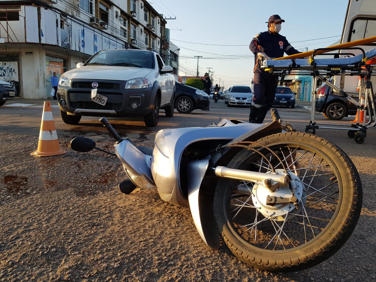MOTORISTA AVANÇA PREFERENCIAL E COLIDE COM MOTO EM PORTO VELHO - News Rondônia