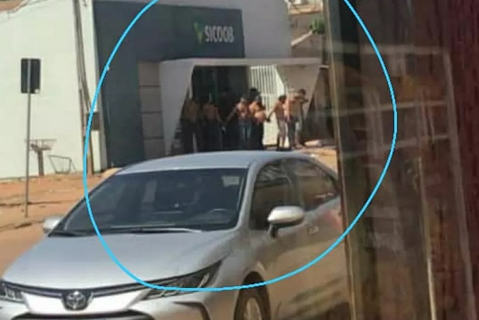 ASSALTO COM REFÉNS - 120 policiais fortemente armados são acionados - News Rondônia