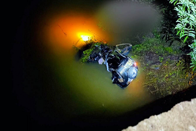 TRAGÉDIA NA BR-364 - Dois mortos e feridos após carro cair de ponte - News Rondônia