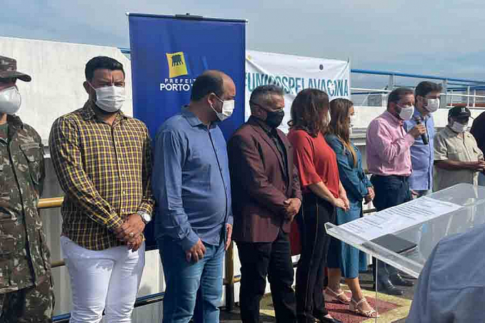 Vereador Carlos Damaceno comemora a saída do barco saúde - News Rondônia