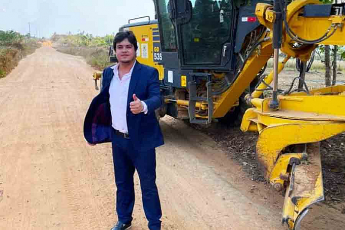 Vereador Raí Ferreira fiscaliza obras de recuperação da estrada vicinal do km 17 - News Rondônia