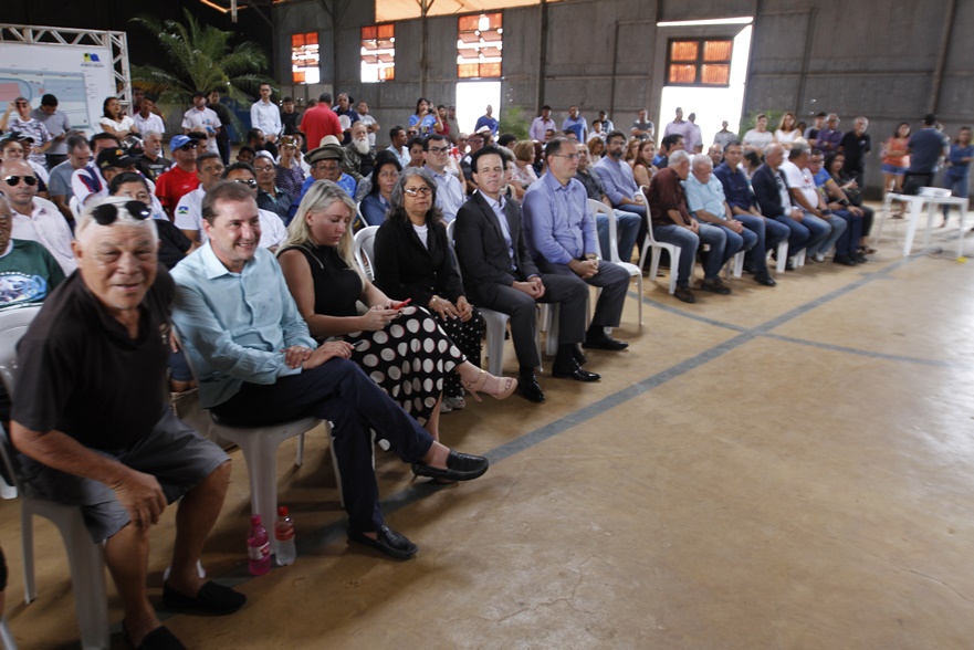 NOS 104 ANOS DE PORTO VELHO PREFEITO HILDON CHAVES DÁ ORDEM DE SERVIÇO PARA O INÍCIO DA REVITALIZAÇÃO DO COMPLEXO DA EFMM - News Rondônia