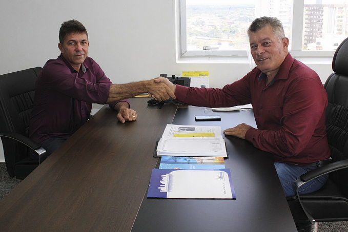 Com emenda de deputado Edson Martins, prefeitura garante a aquisição de Pá Carregadeira - News Rondônia